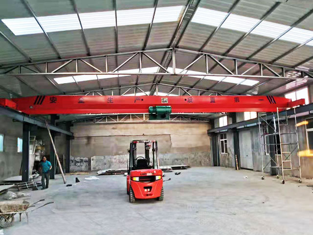 單梁起重機(jī)
